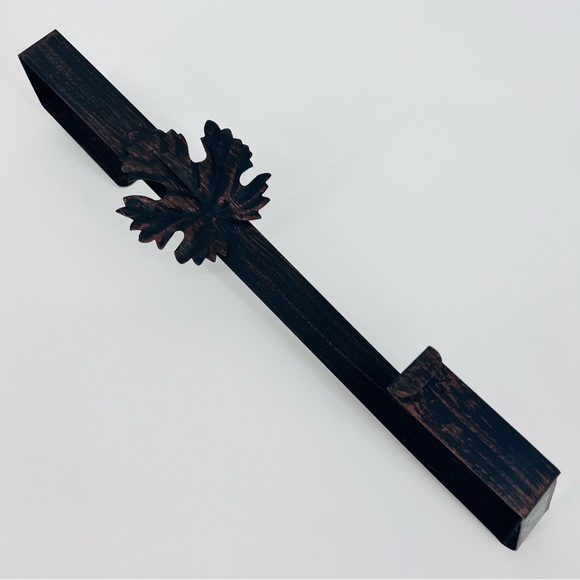 Fall Over The Door Metal Wreath Holder Autumn Leaf Oiled/Rubbed Bronze Finish - Picture 2 of 9